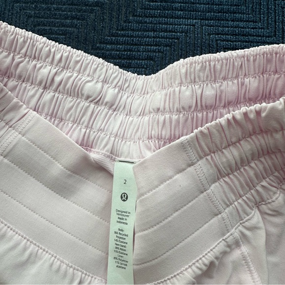 Shorts - Picture 3 of 3